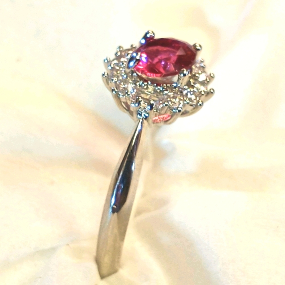 Raspberry Ruby, Brilliant Cut. - image 5